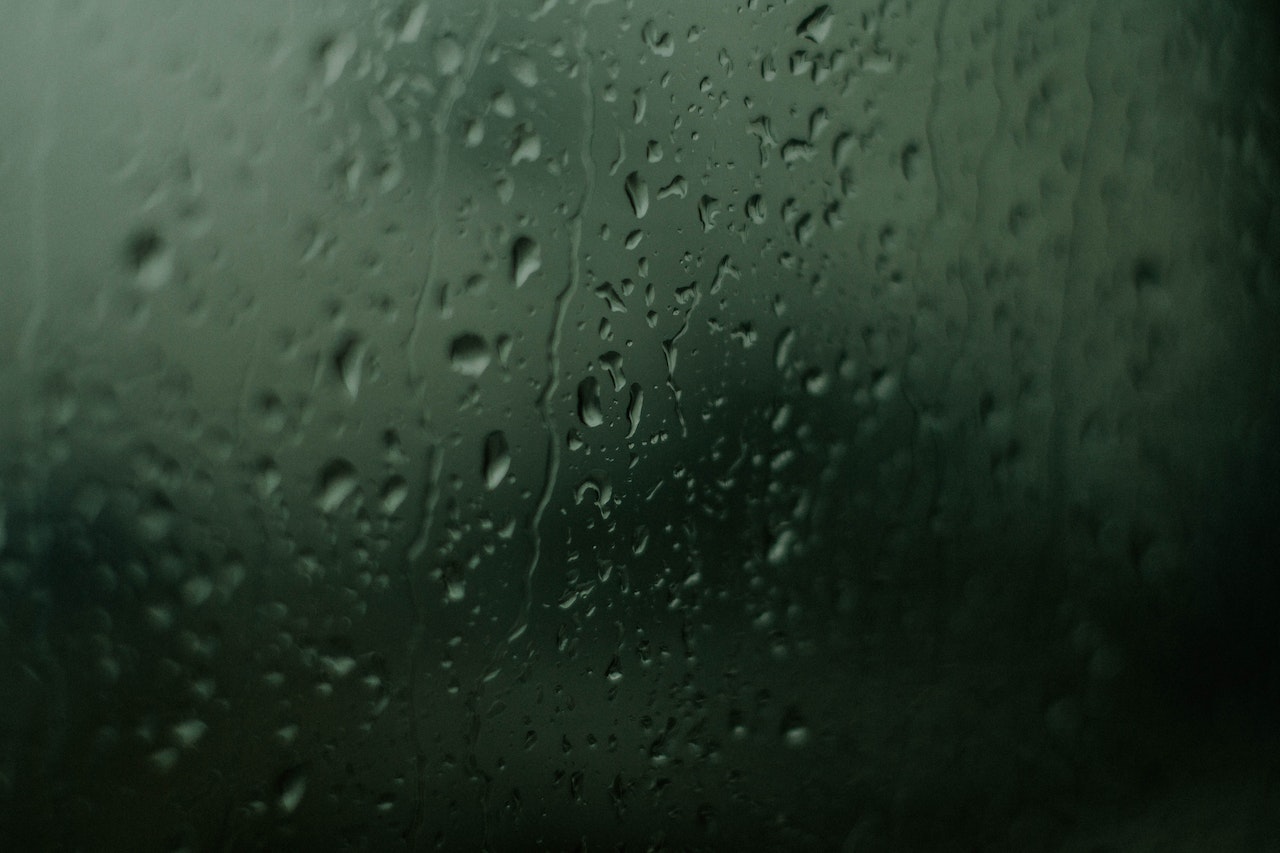 Gocce di pioggia sul vetro