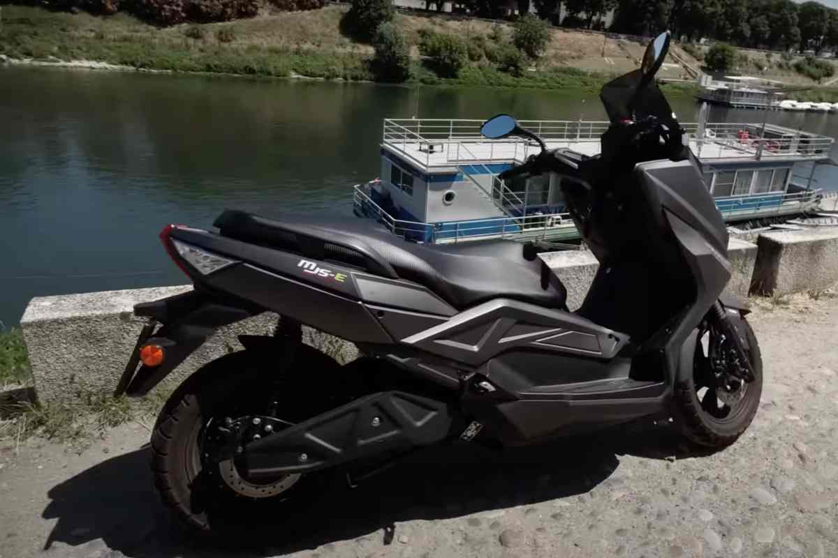 MJS-E scooter elettrico autonomia e prezzo