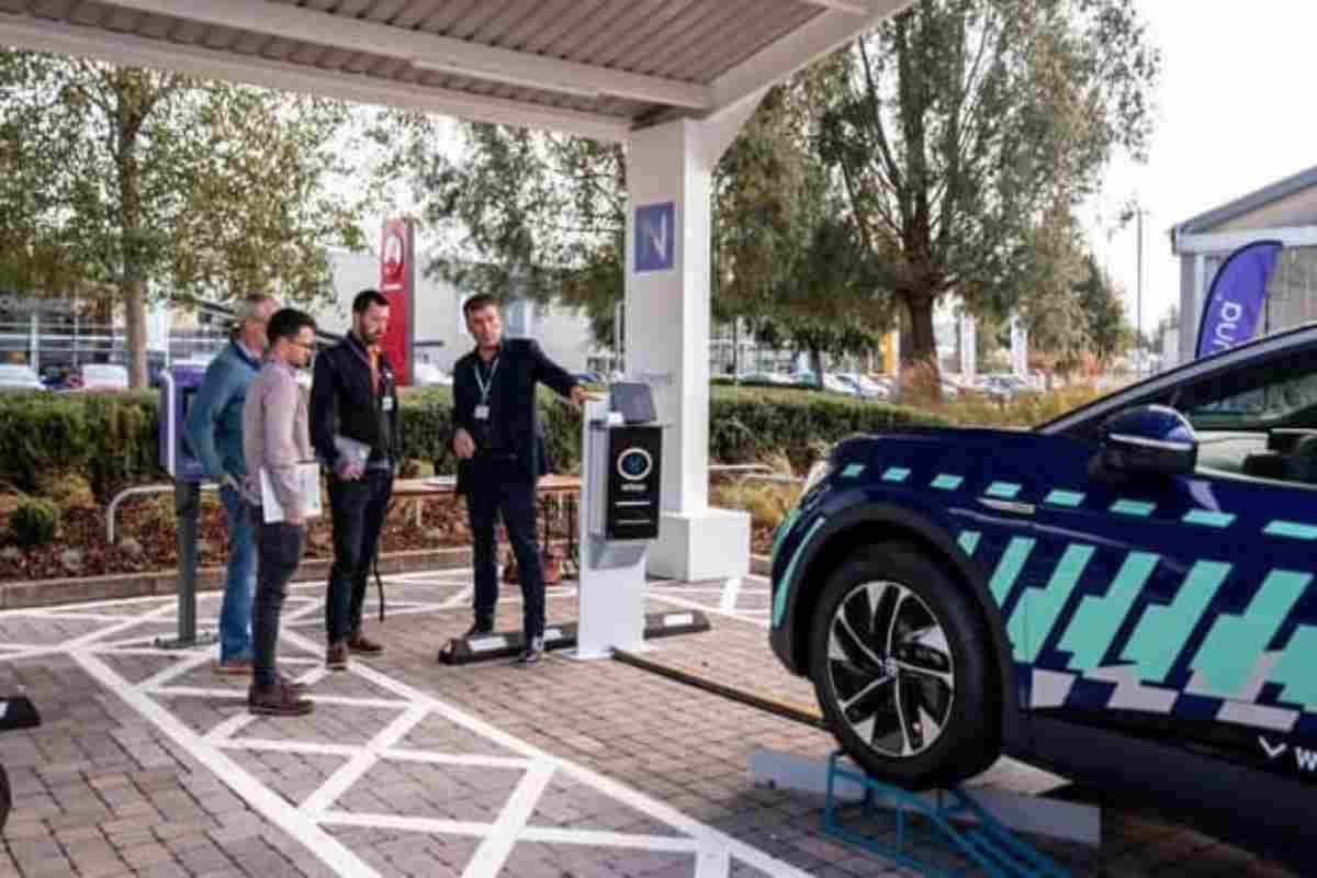 Auto elettriche, nel 2024 il colpo di scena