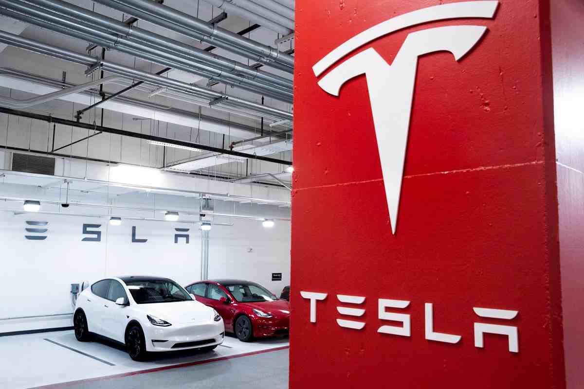 Tesla stangata sulle ricariche